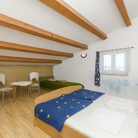 Franciska Apartment *